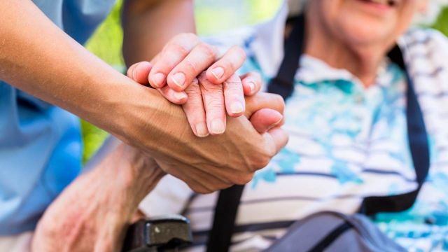 Alzheimer e caregiver: se ne parla giovedì 23 in Sala consiliare