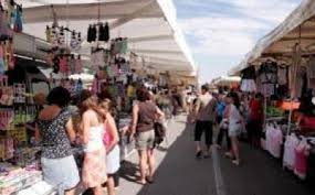 Mercati settimanali di Natale e Capodanno anticipati alle due domeniche precedenti