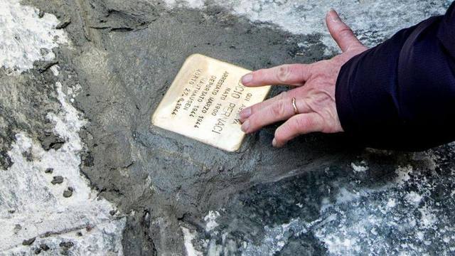 Presto in via XXV Aprile le 'pietre d'inciampo' per ricordare i deportati monteclarensi