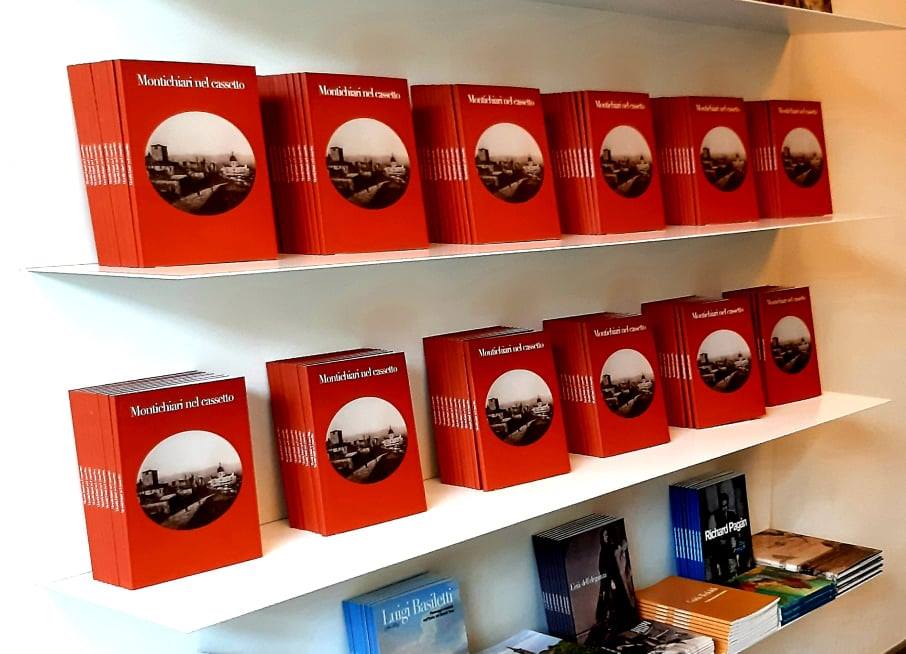 Nelle edicole cittadine è disponibile il catalogo della mostra "Montichiari nel cassetto"